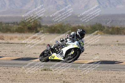 media/Oct-04-2025-CVMA (Sat) [[408bcdd6e4]]/Race 13-Amateur Supersport Open/